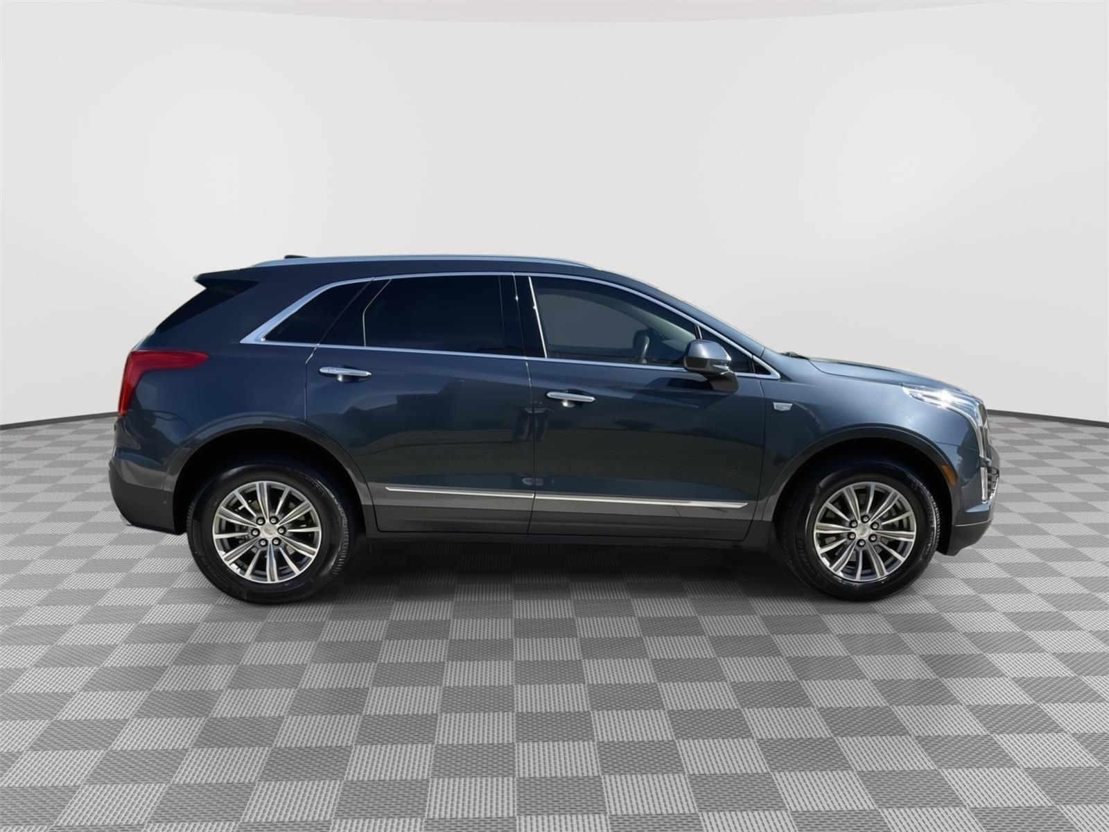Used 2019 Shadow Metallic Cadillac Luxury FWD image 19