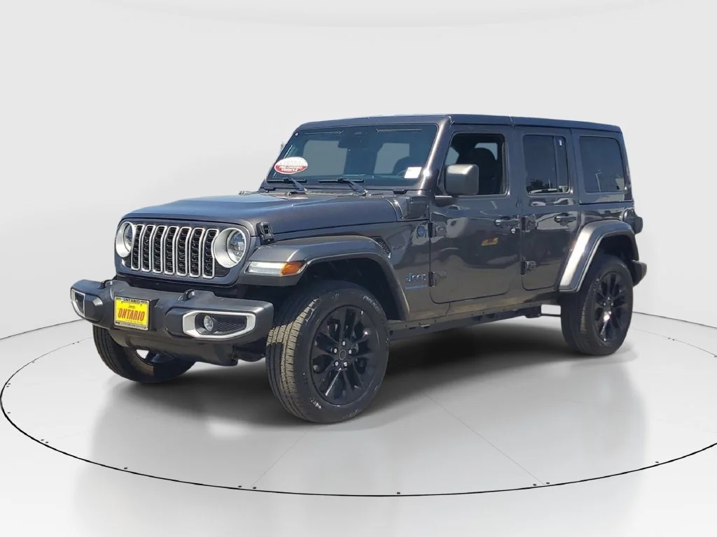 Used 2025 Gray Jeep Sahara 4xe image 8