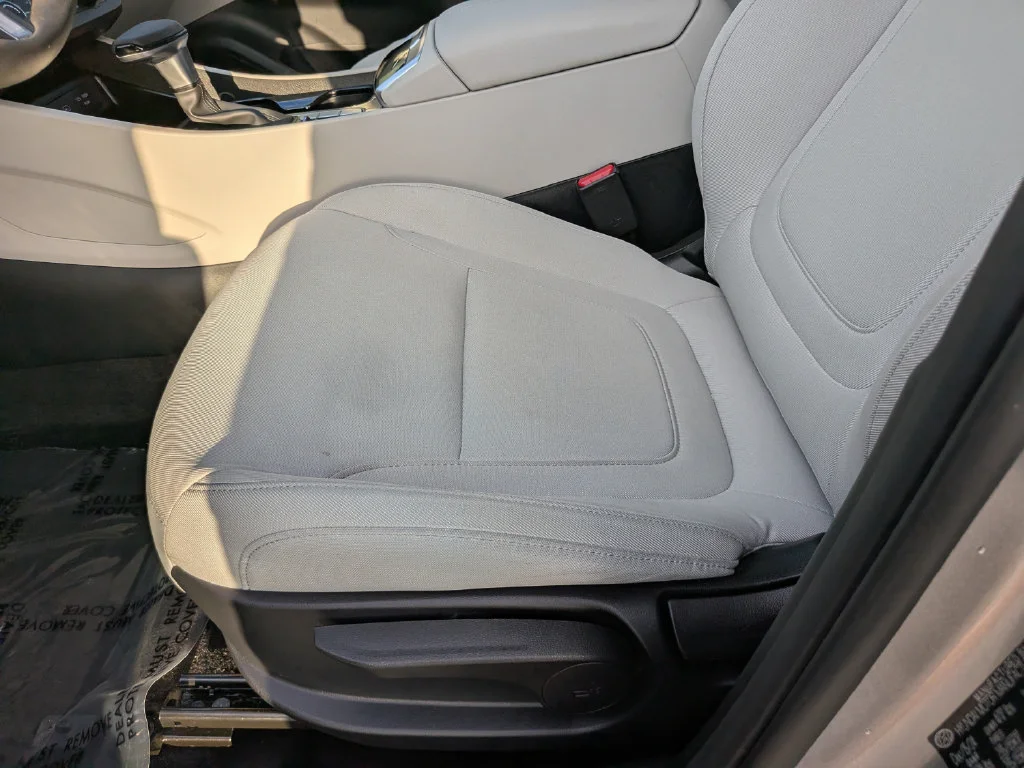 Used 2025 Silver Hyundai SE image 16