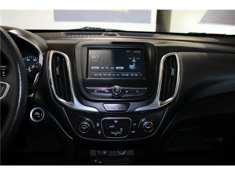 Used 2018 Summit White Chevrolet LT image 26