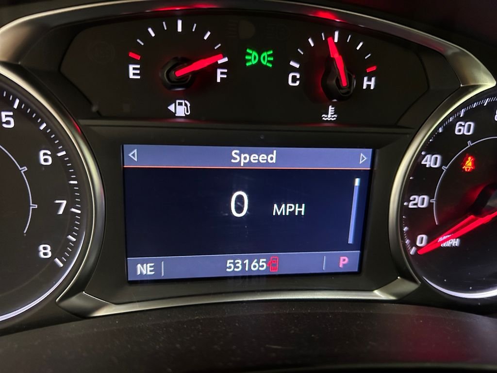 Used 2024 White GMC SLT image 10