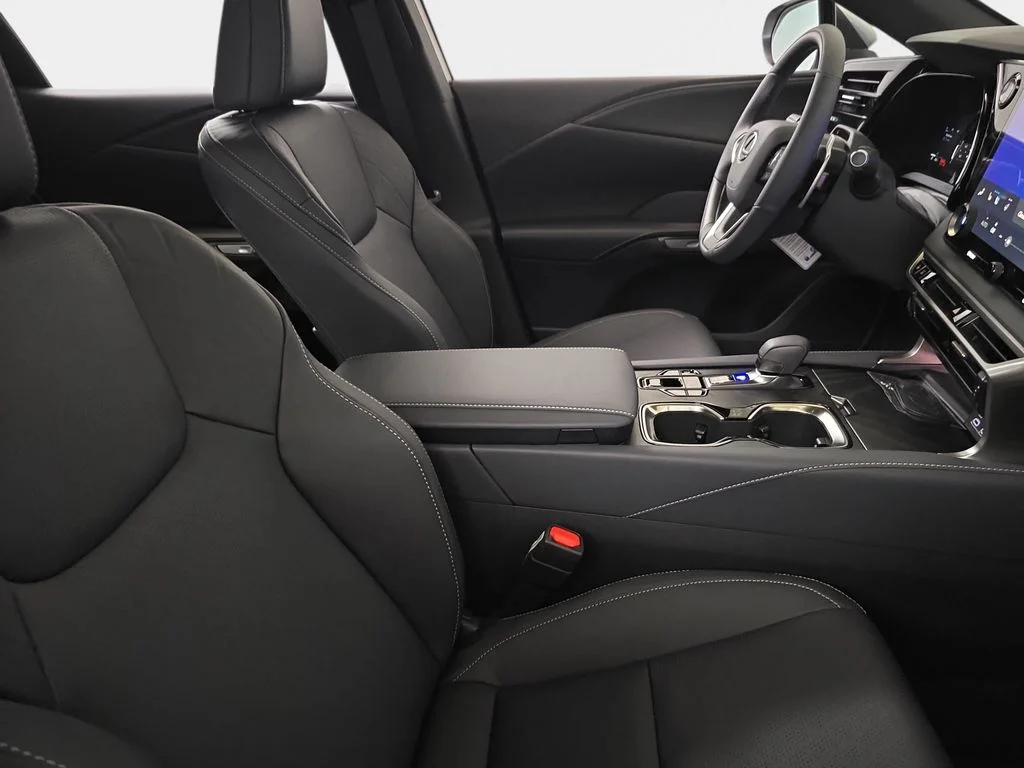 New 2026 Iridium Lexus PREMIUM PLUS image 9