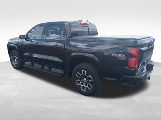 Used 2023 Black Chevrolet Z71 image 3