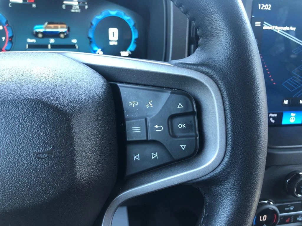 Used 2025 Red Ford Badlands image 30