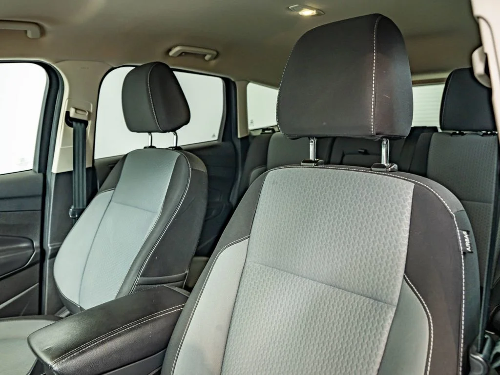 Used 2017 Magnetic Metallic Ford SE image 31