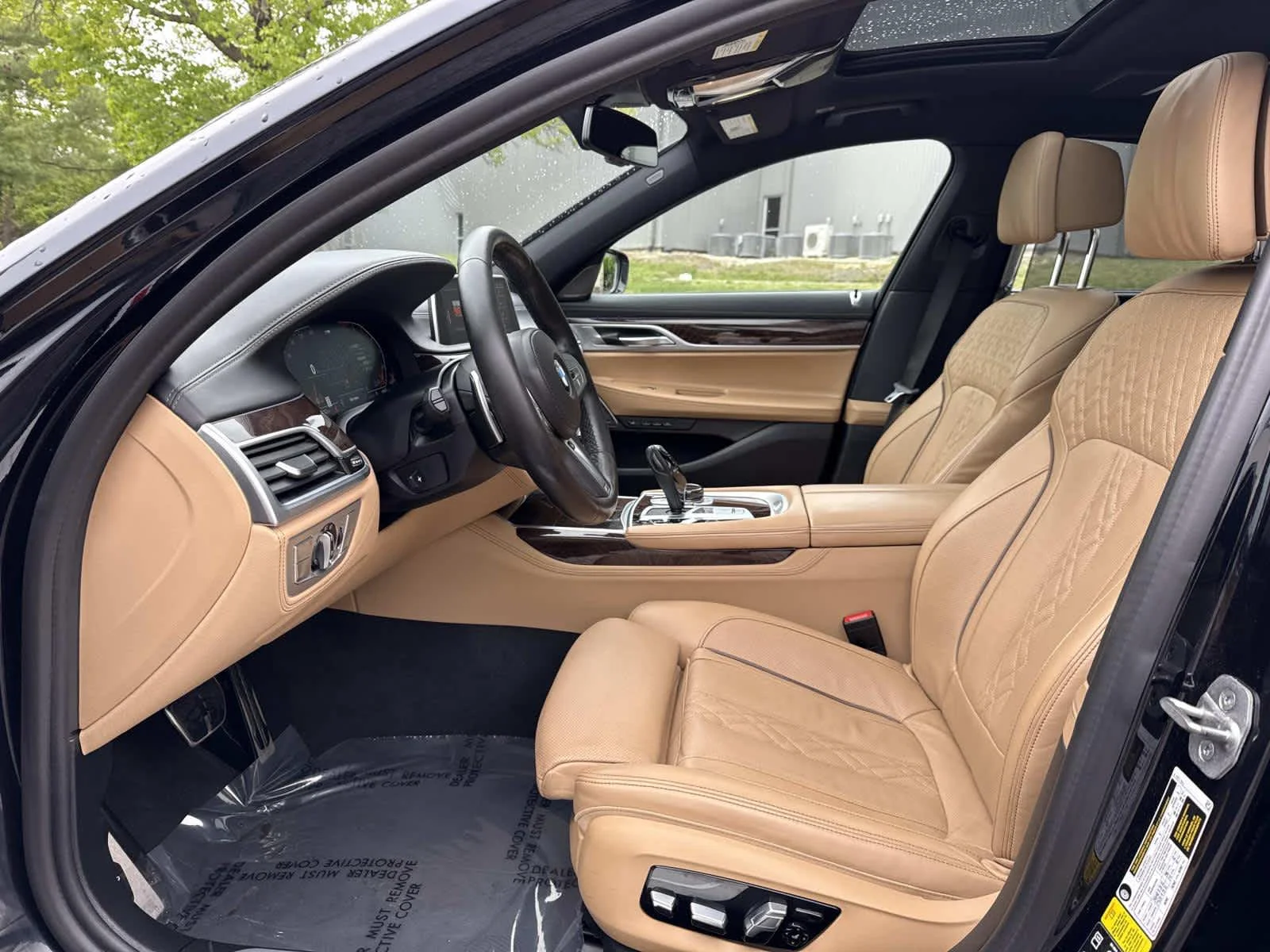 Used 2022 Carbon Black Metallic BMW 740i xDrive image 14