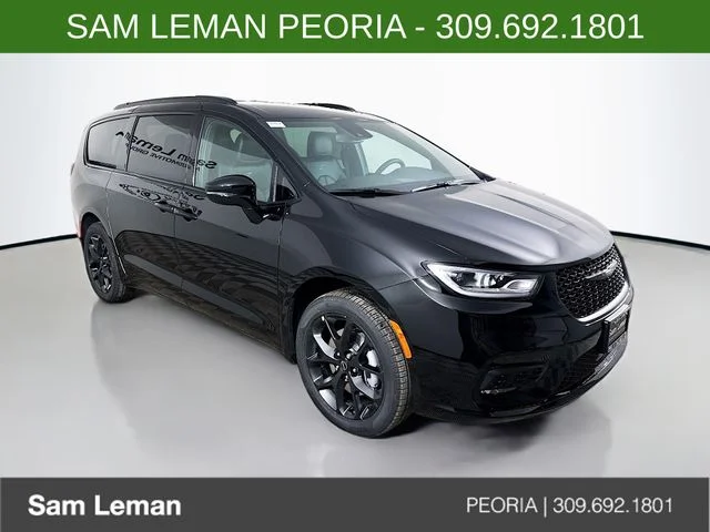 2026 Chrysler Pacifica Select AWD's photo