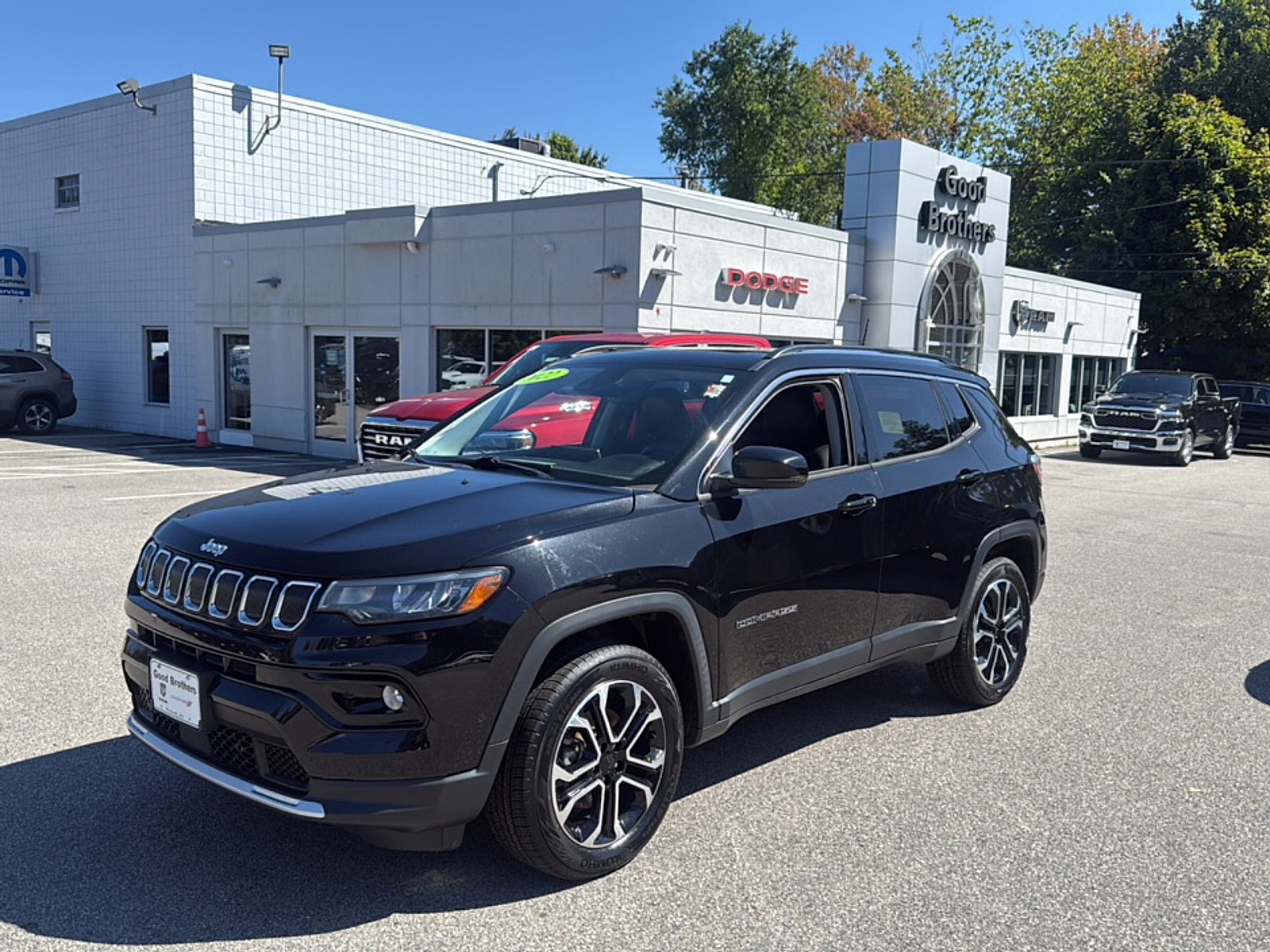 Certified Used 2022 Diamond Black Crystal Pearlcoat Jeep Limited 4x4 image 1