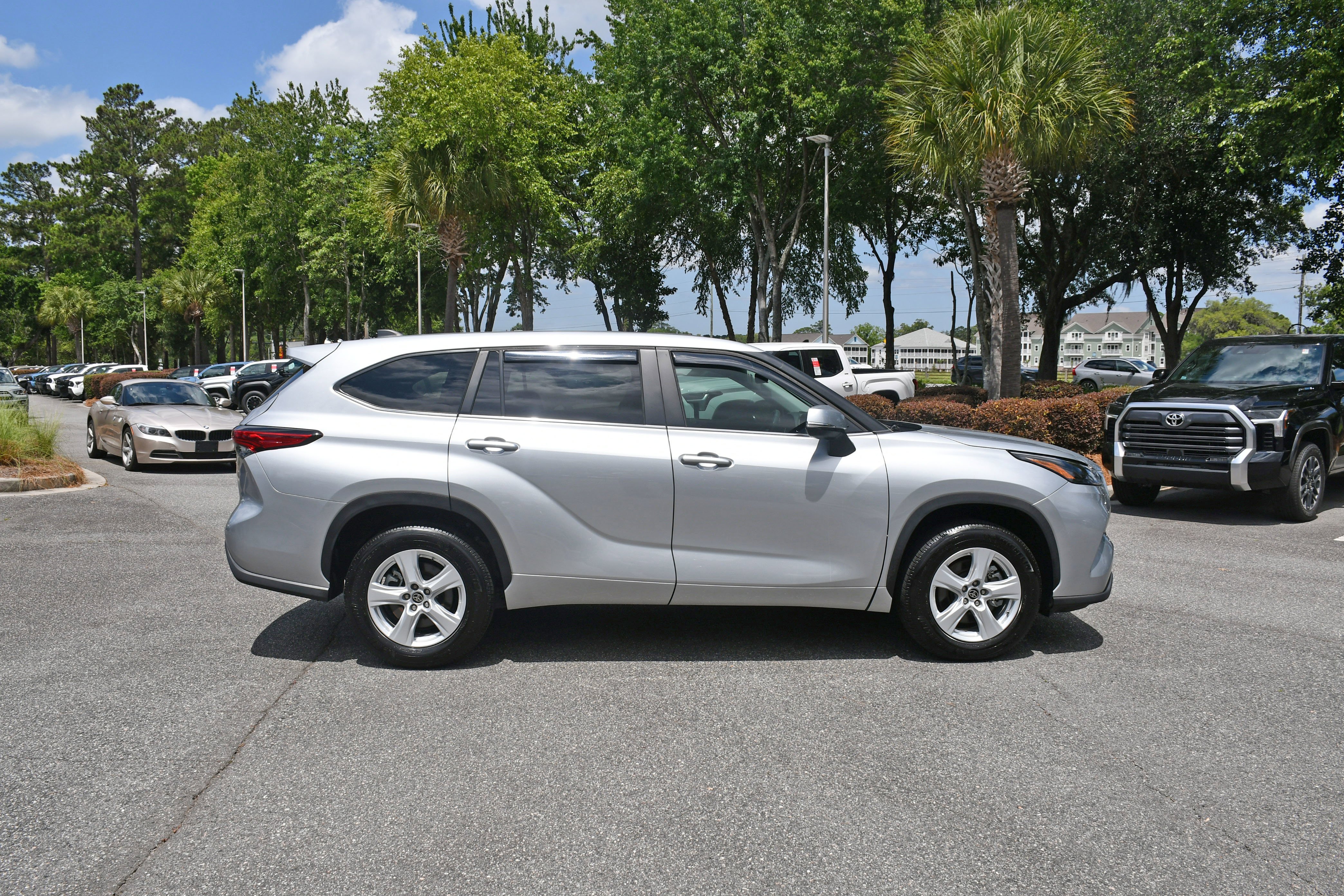 Used 2023 Silver Toyota LE image 4
