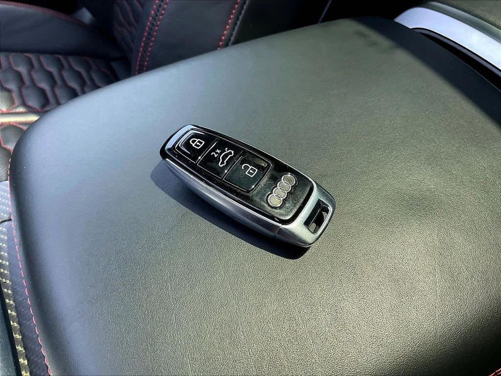 Used 2023  Audi 4.0T image 35