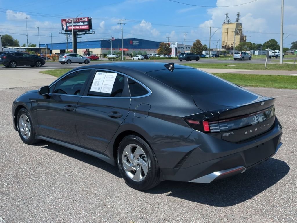 Used 2025 Gray Hyundai SE image 7