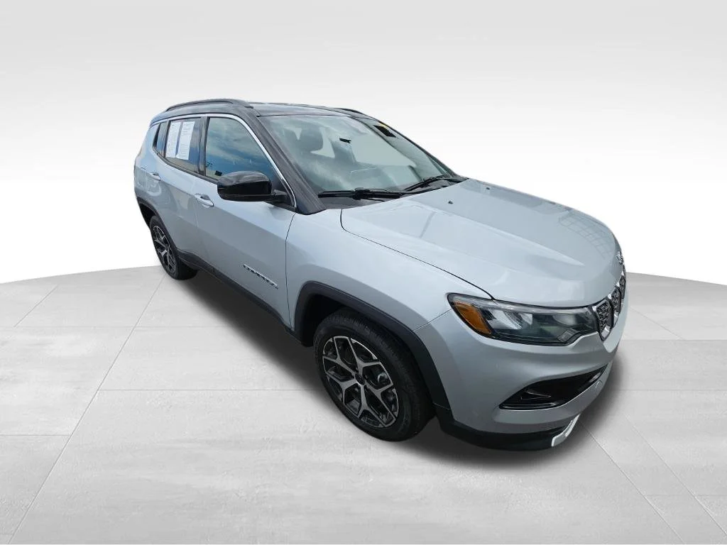 Used 2025 Silver Jeep Limited image 9