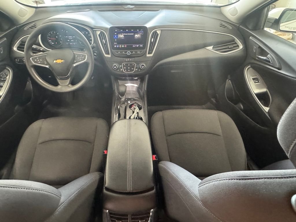 Used 2024 Summit White Chevrolet LT image 30