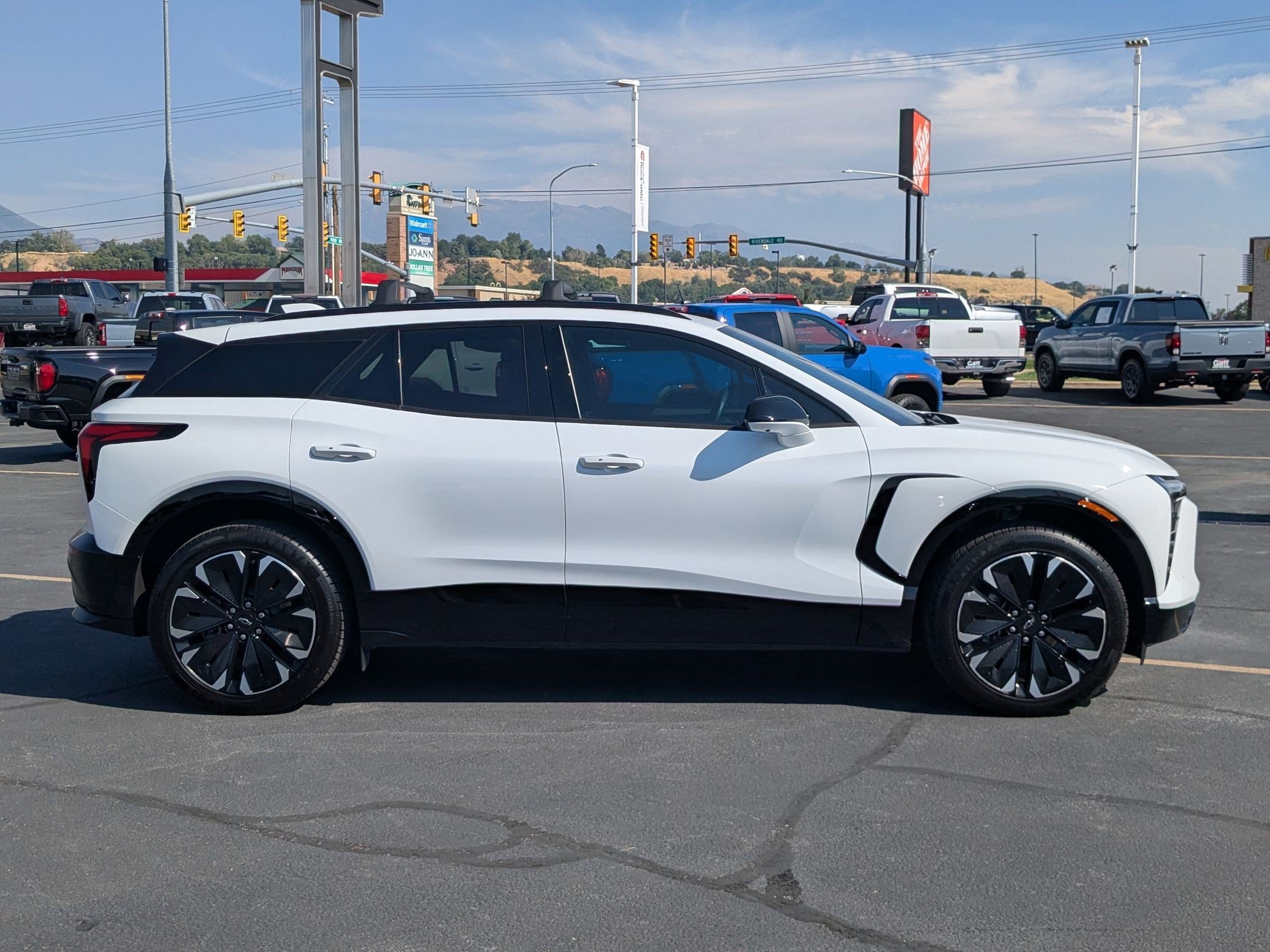 Used 2024 Chevrolet Blazer EV RS with VIN 3GNKDCRJ4RS216599 for sale in Riverdale, UT