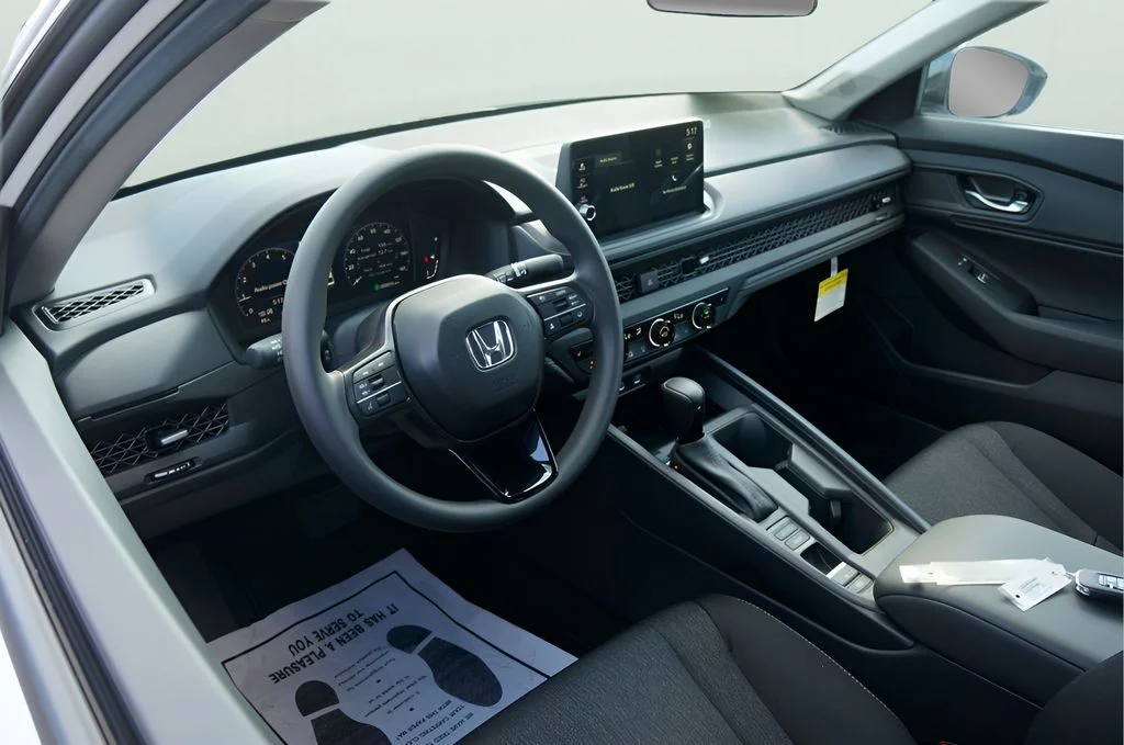 New 2026 Platinum White Pearl Honda SE image 11