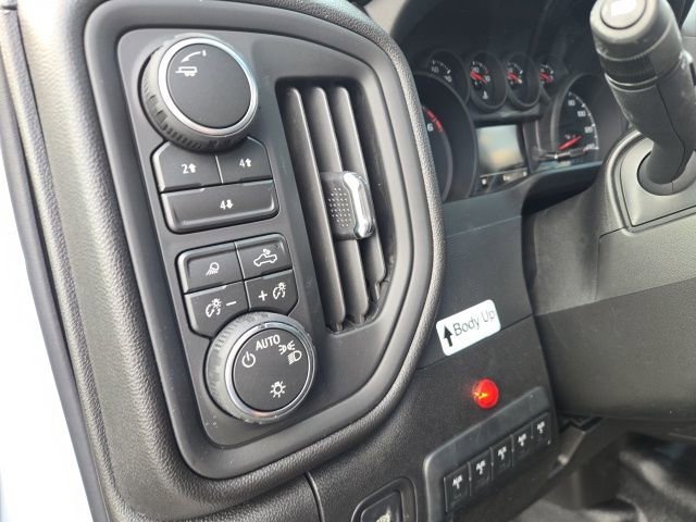New 2026 Summit White Chevrolet Work Truck image 10