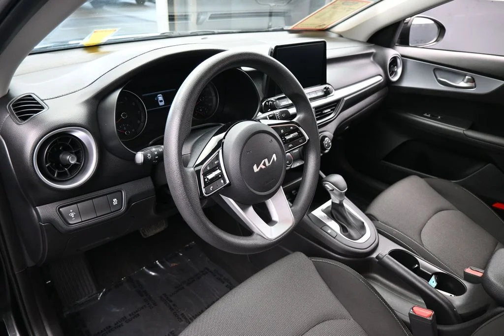 Used 2023 Aurora Black Pearl Kia LXS image 10