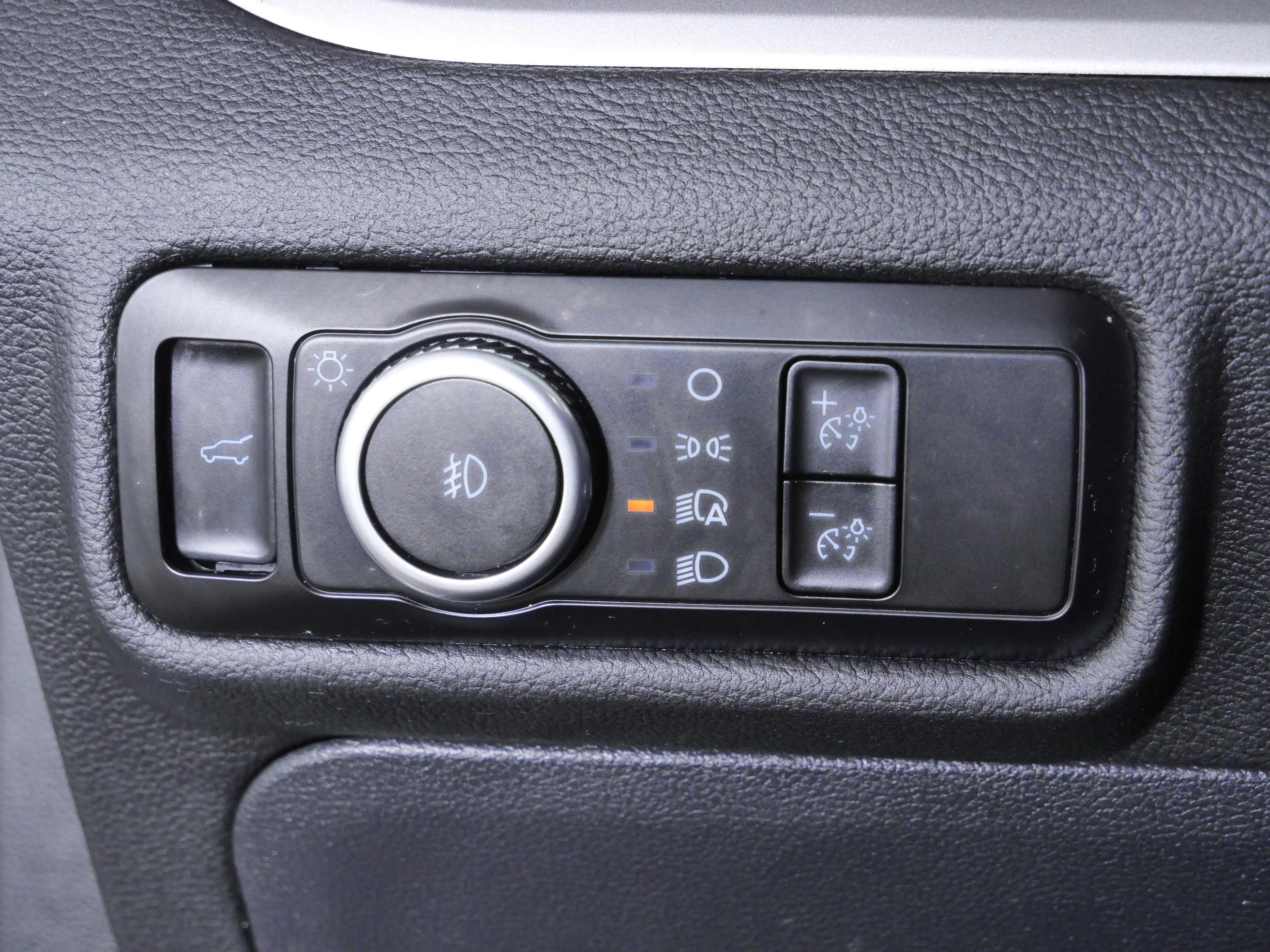 Used 2024 Iconic Silver Metallic Ford XLT image 25