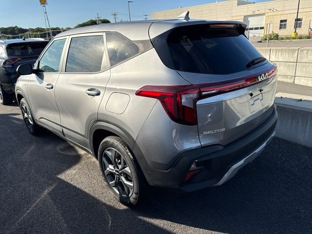 Used 2025 Gray Kia LX image 4