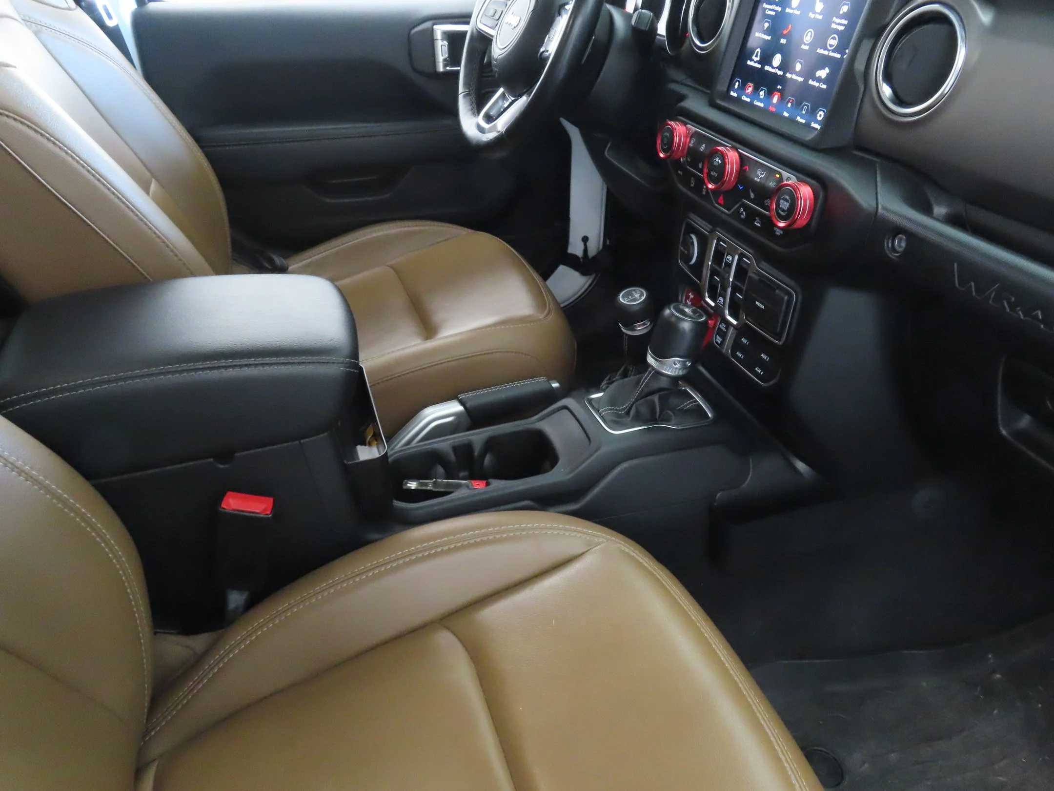 Used 2021 White Jeep Unlimited Rubicon image 25