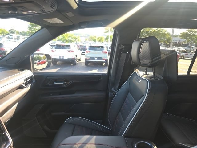 Used 2025 Onyx Black GMC AT4 Ultimate image 26