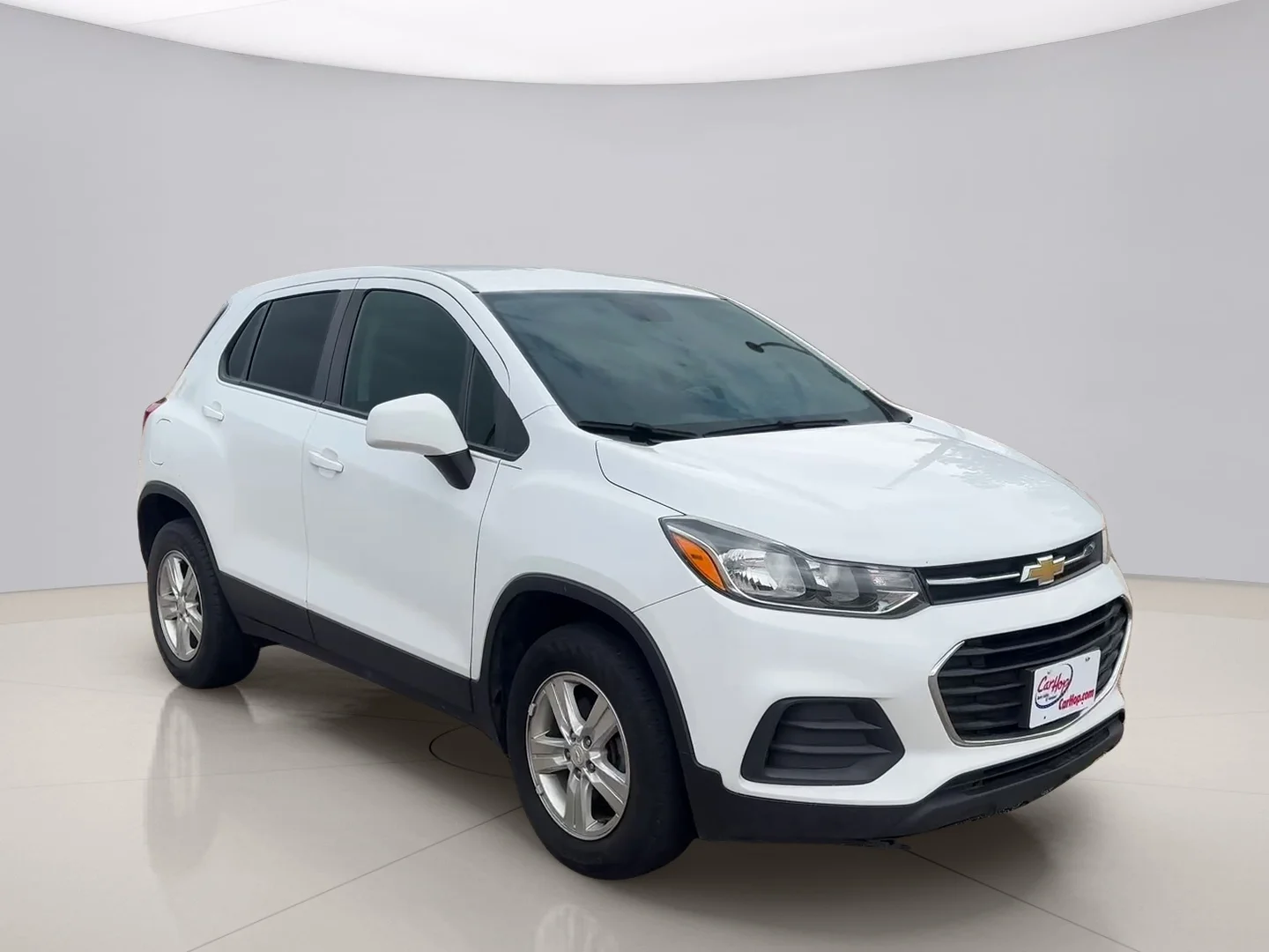 Used 2022 White Chevrolet LS image 7