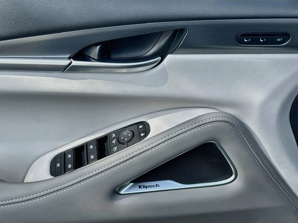 New 2027 RADIANT WHITE INFINITI Luxe FWD image 18