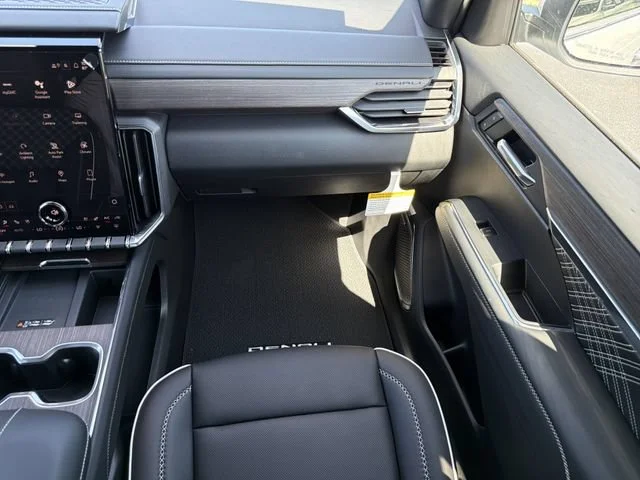 2026 GMC Acadia Denali - Photo 15