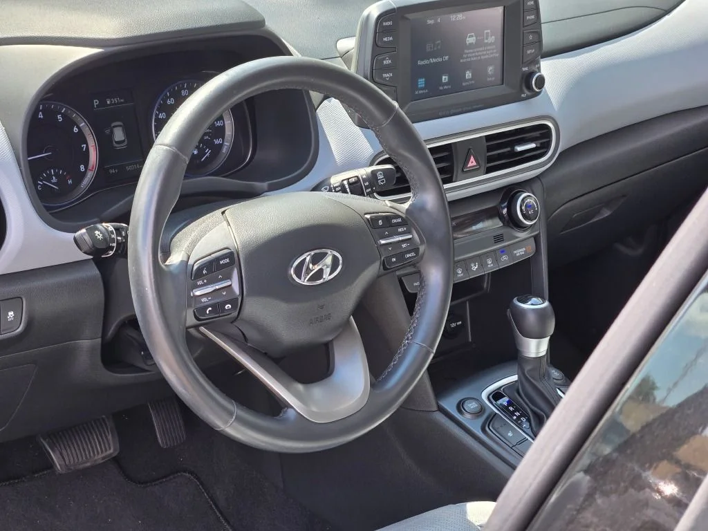 Used 2021 Black Hyundai Limited image 21