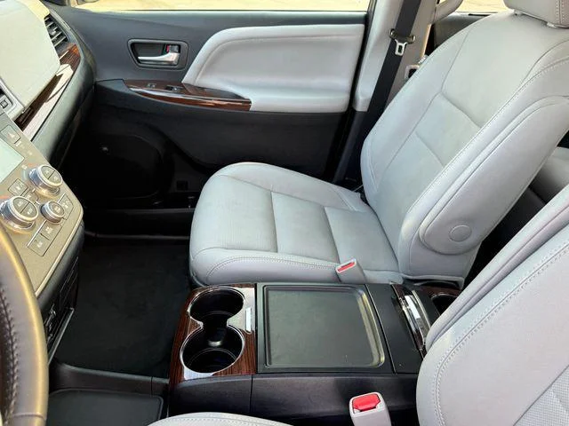 Certified Used 2020 ALUMINA JADE METAL Toyota Limited Premium image 9