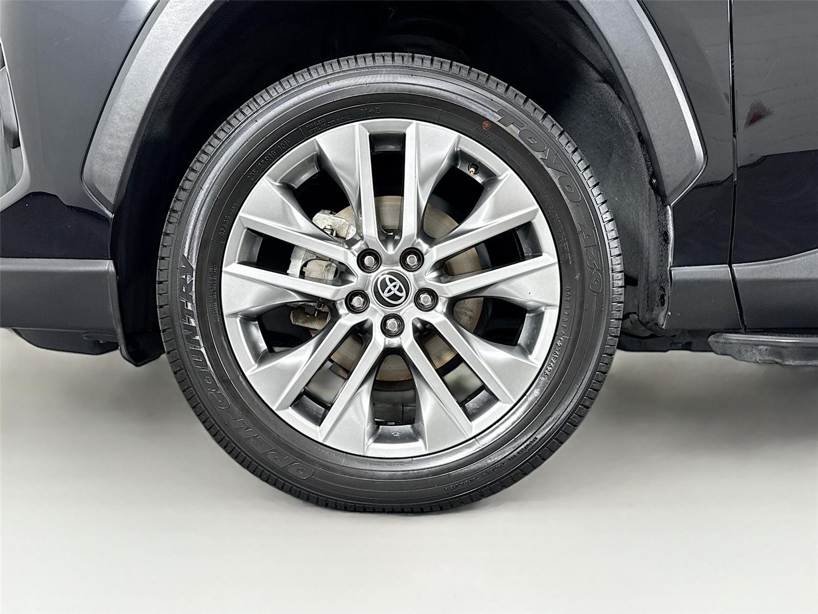Certified Used 2022 Midnight Black Metallic Toyota XLE Premium image 44