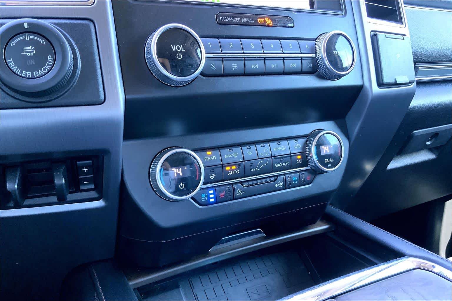 Used 2019 Agate Black Metallic Ford Platinum image 65