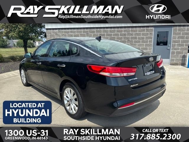 Used 2016 Black Kia EX image 8