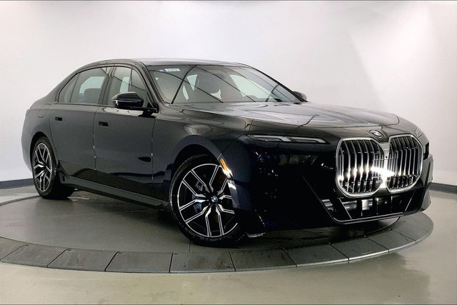 2026 BMW 740i xDrive Sedan 