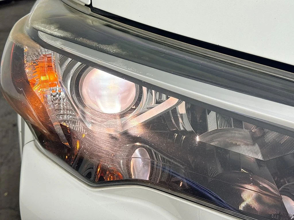 Used 2014 White Toyota Limited image 37