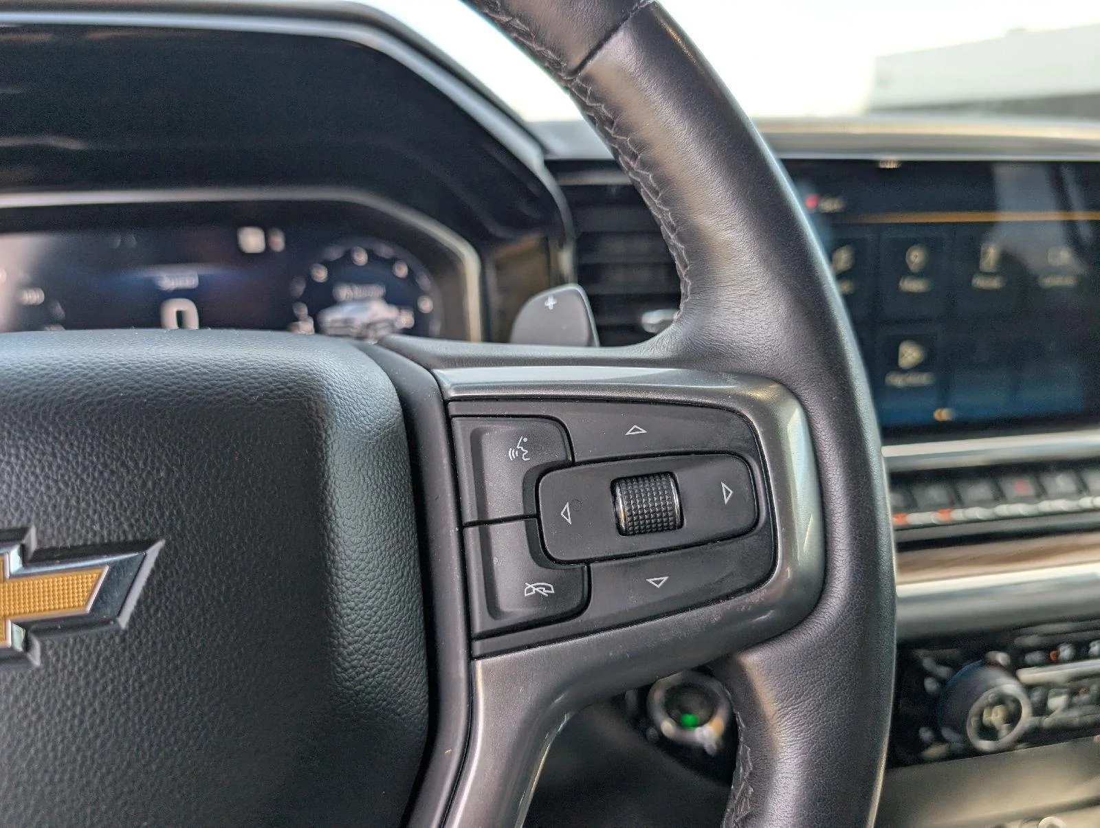 Used 2023 Northsky Blue Metallic Chevrolet LT image 17