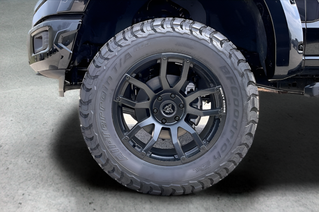 New 2026 Agate Black Metallic Ford XLT image 16