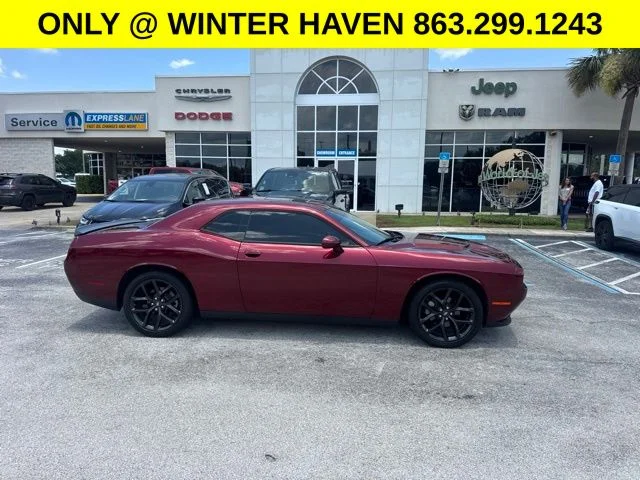Used 2022 Red Dodge SXT image 1