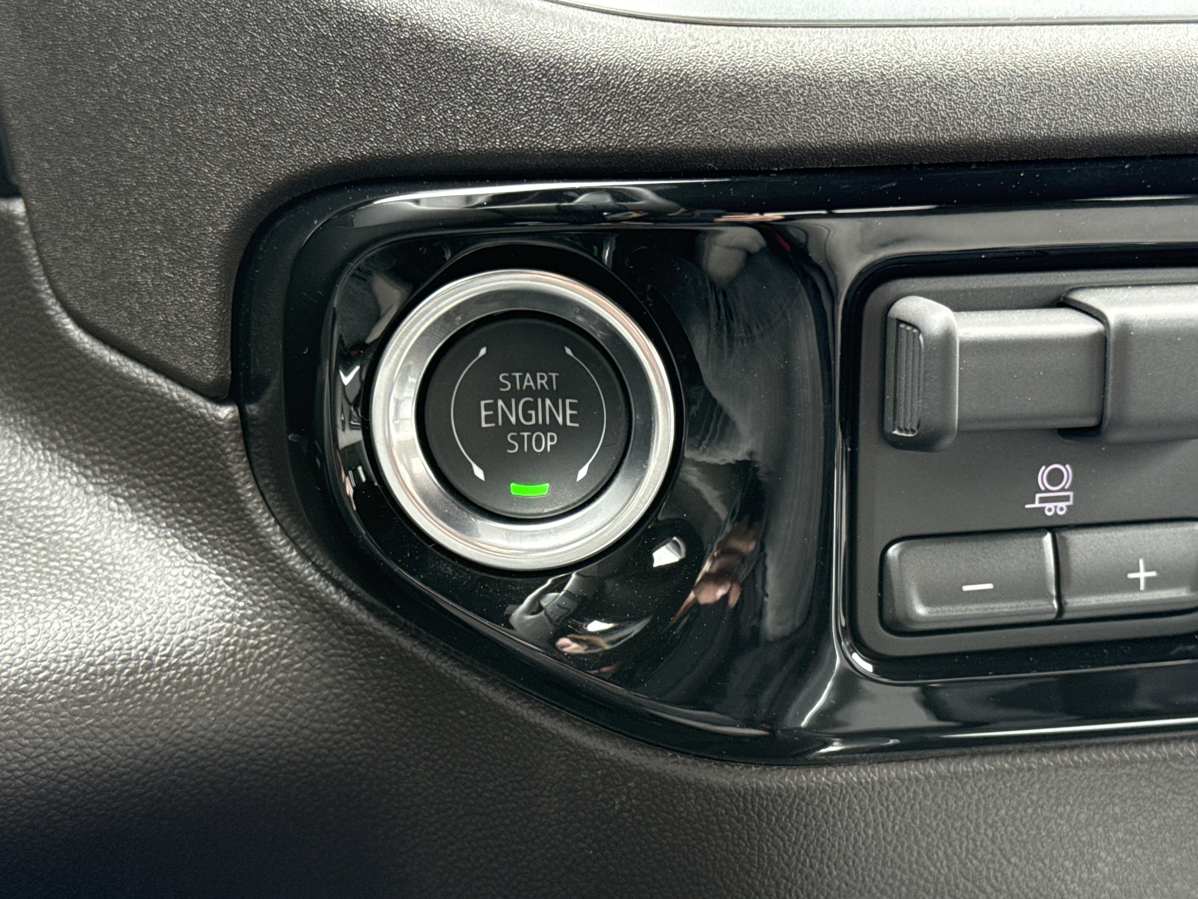 2026 GMC Sierra 1500 SLT - Photo 25
