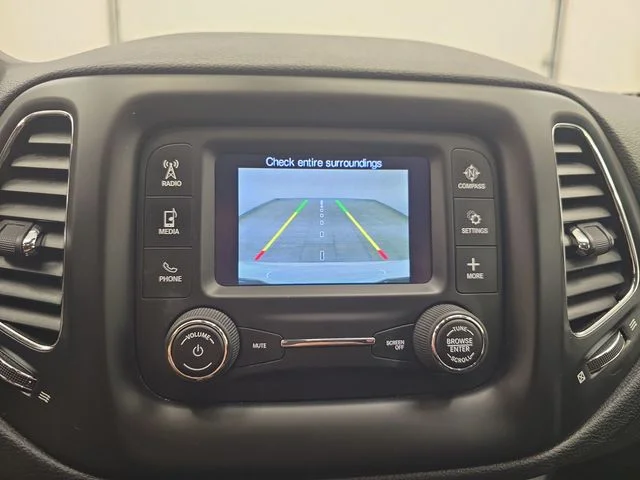Used 2018 White Clearcoat Jeep Latitude image 22