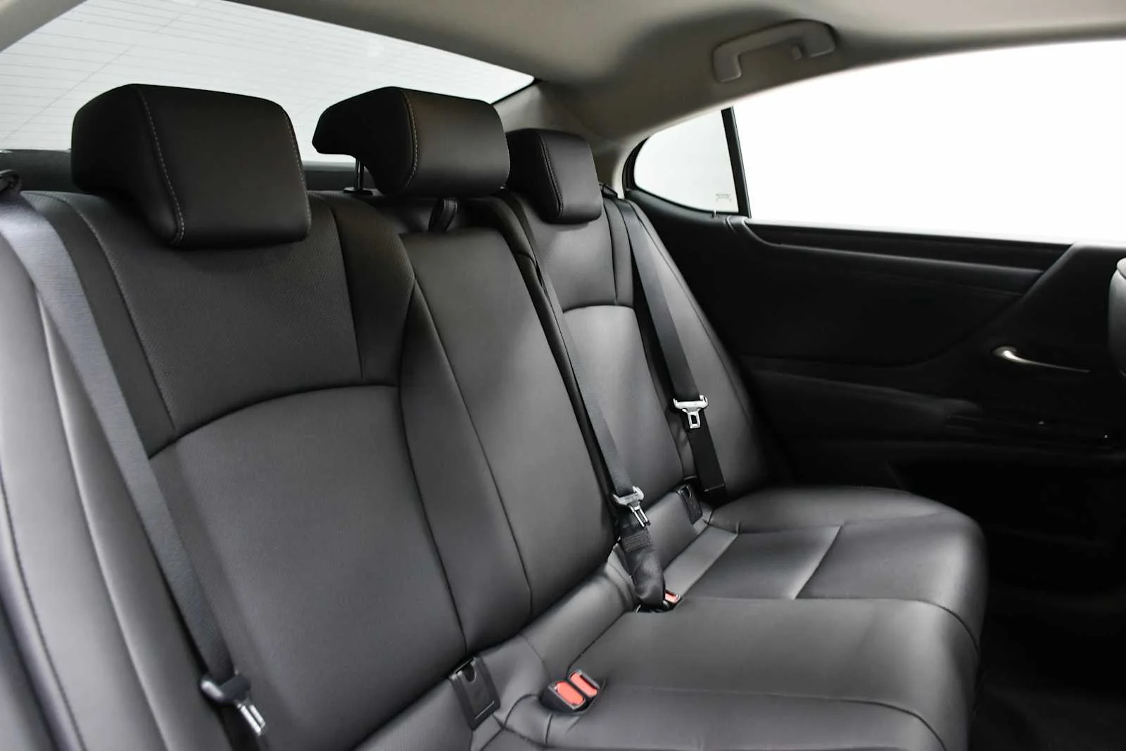 Used 2025 Iridium Lexus  image 24