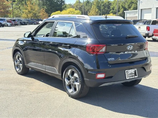 Used 2026 Black Hyundai SEL image 11