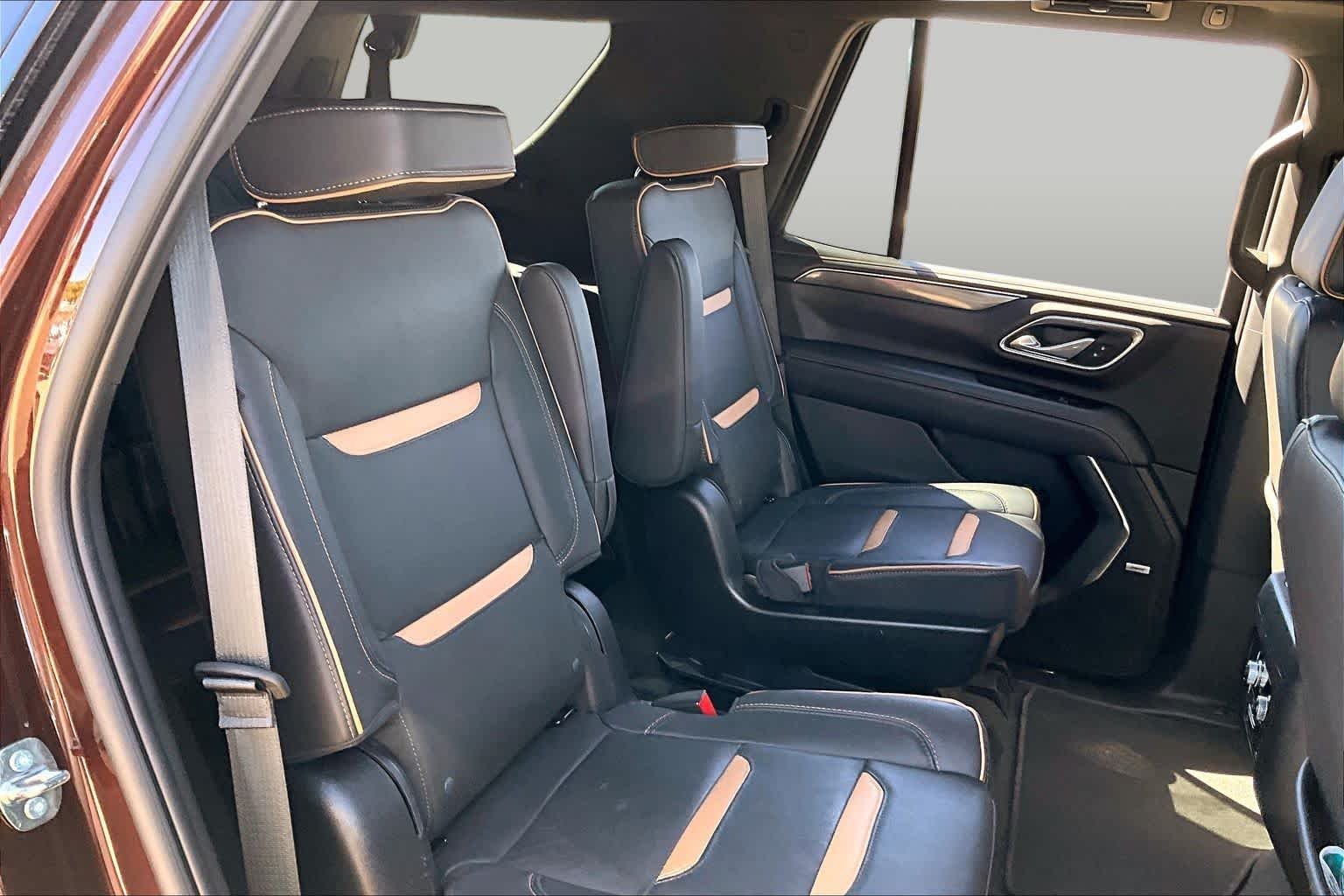 Used 2023 Redwood Metallic GMC AT4 image 17