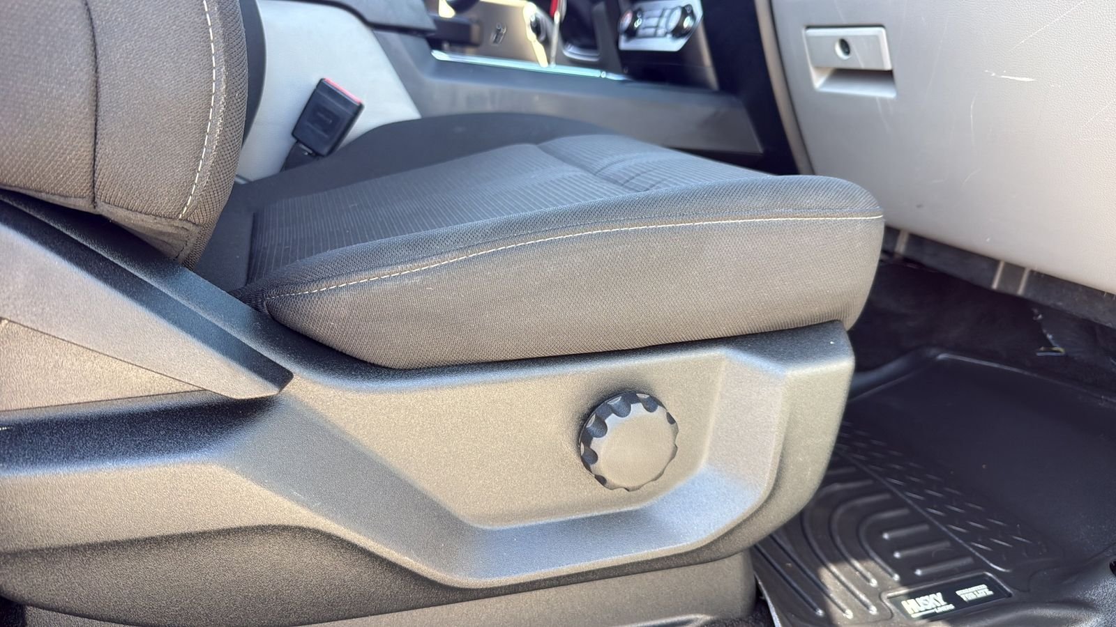 Used 2018 Gray Ford XL image 24