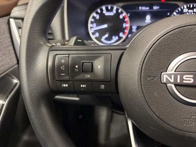 Used 2023 Glacier White Nissan S image 24