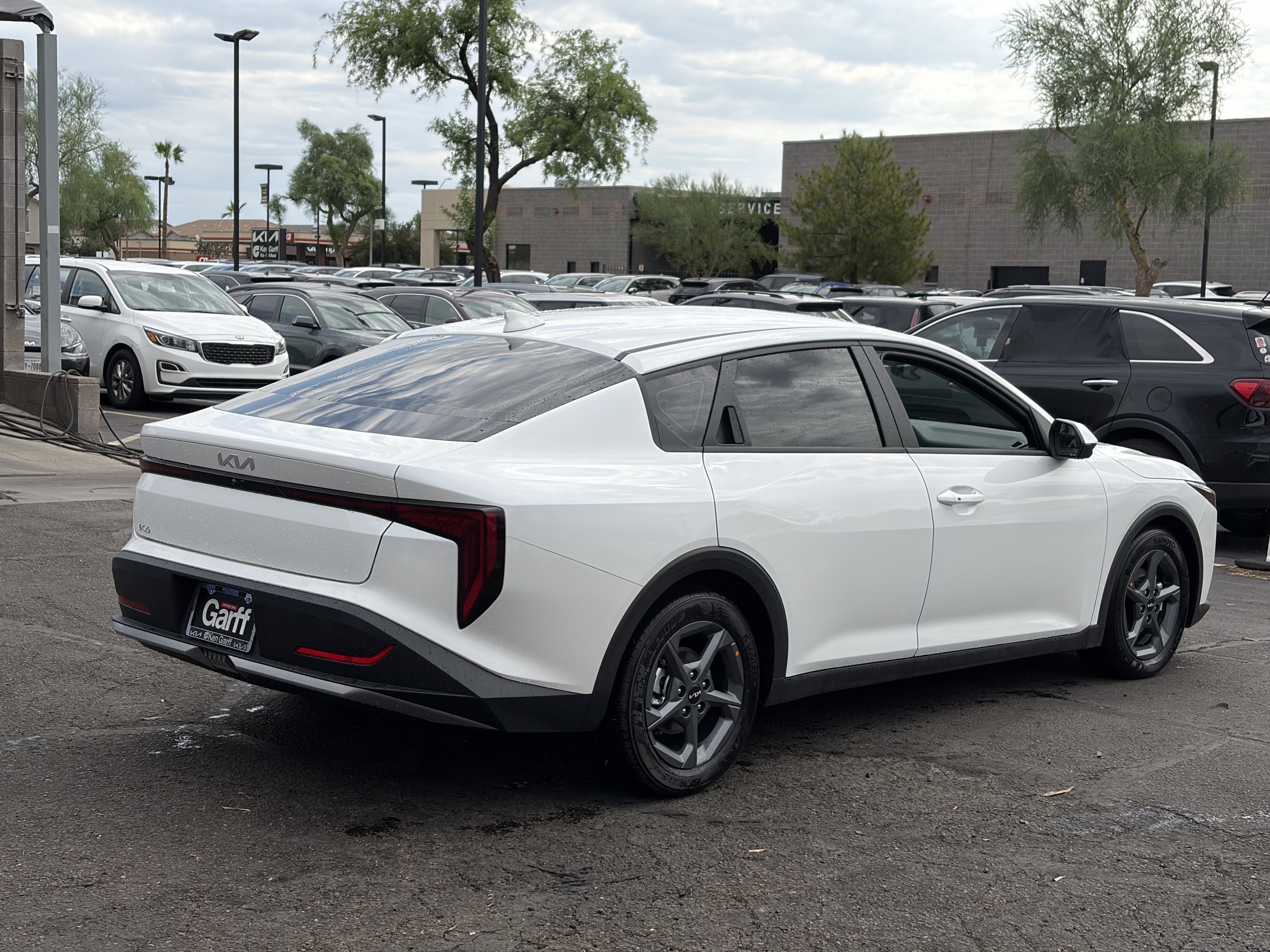 New 2026 Snow White Pearl Kia LXS image 4