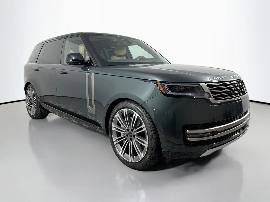 New 2026 Belgravia Green Land Rover SE LWB 7-Seats / V8 image 3