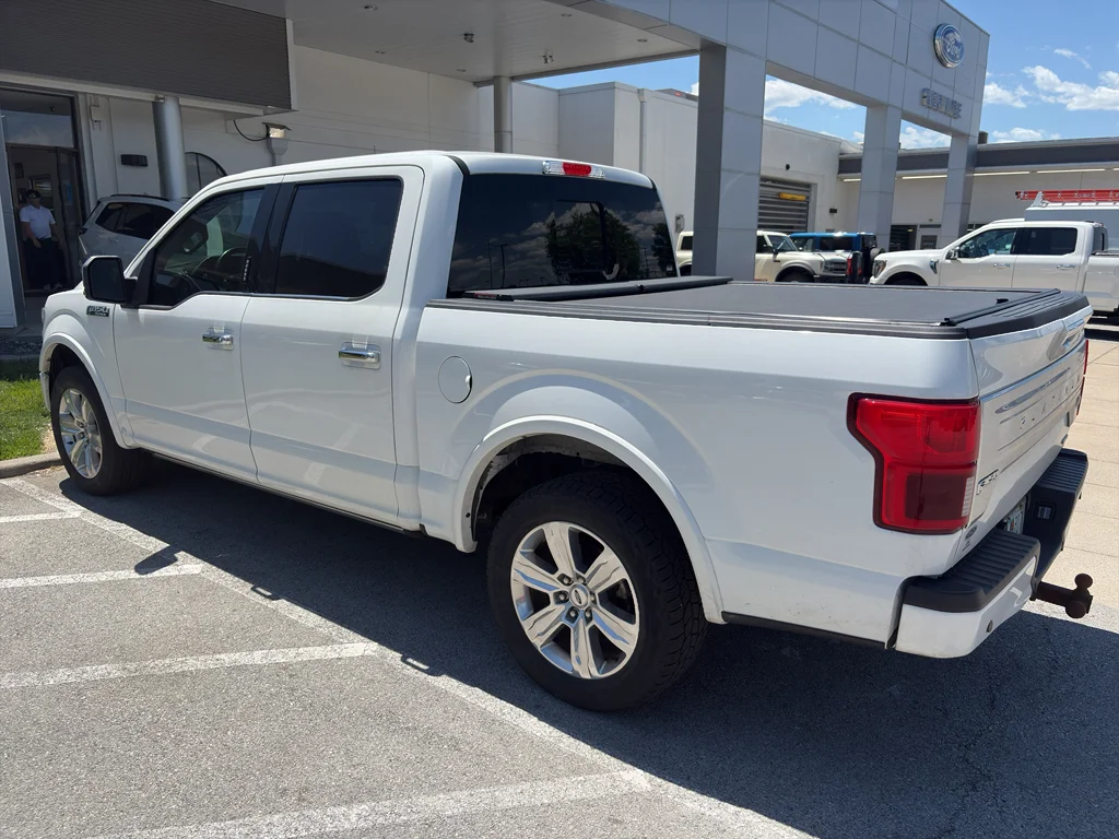 Used 2020 Star White Ford Platinum image 3