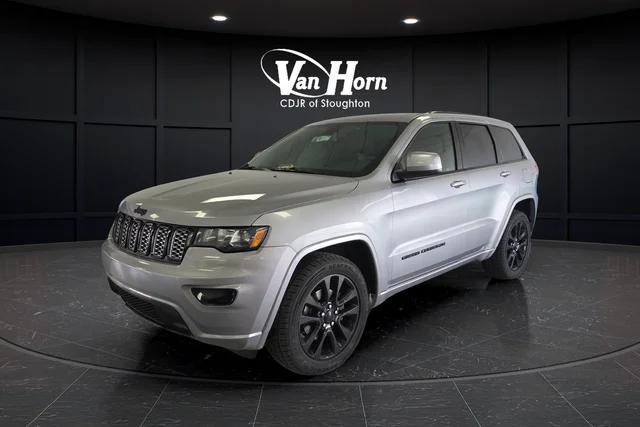 Used 2017 Billet Silver Metallic Jeep Altitude image 3