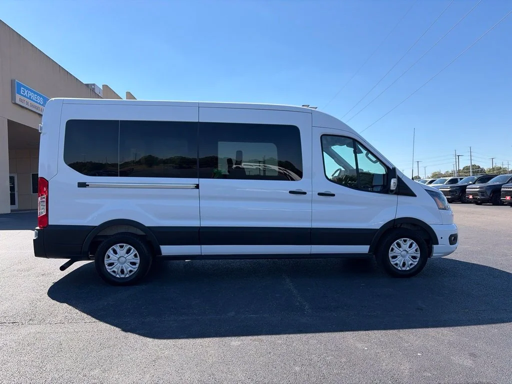 Used 2025 Oxford White Ford XLT image 9